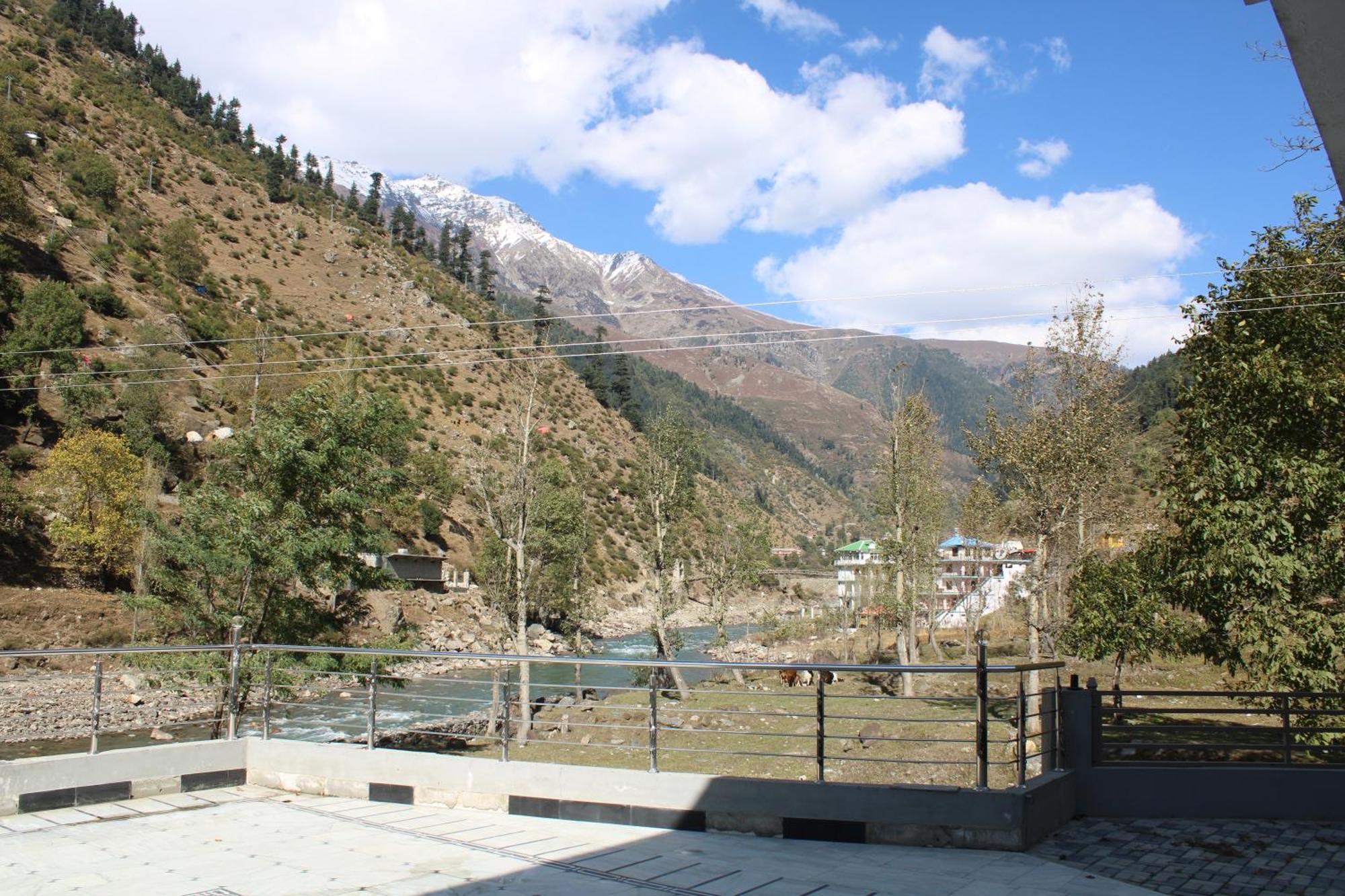 River Garden Hotel And Resort Naran Exterior foto